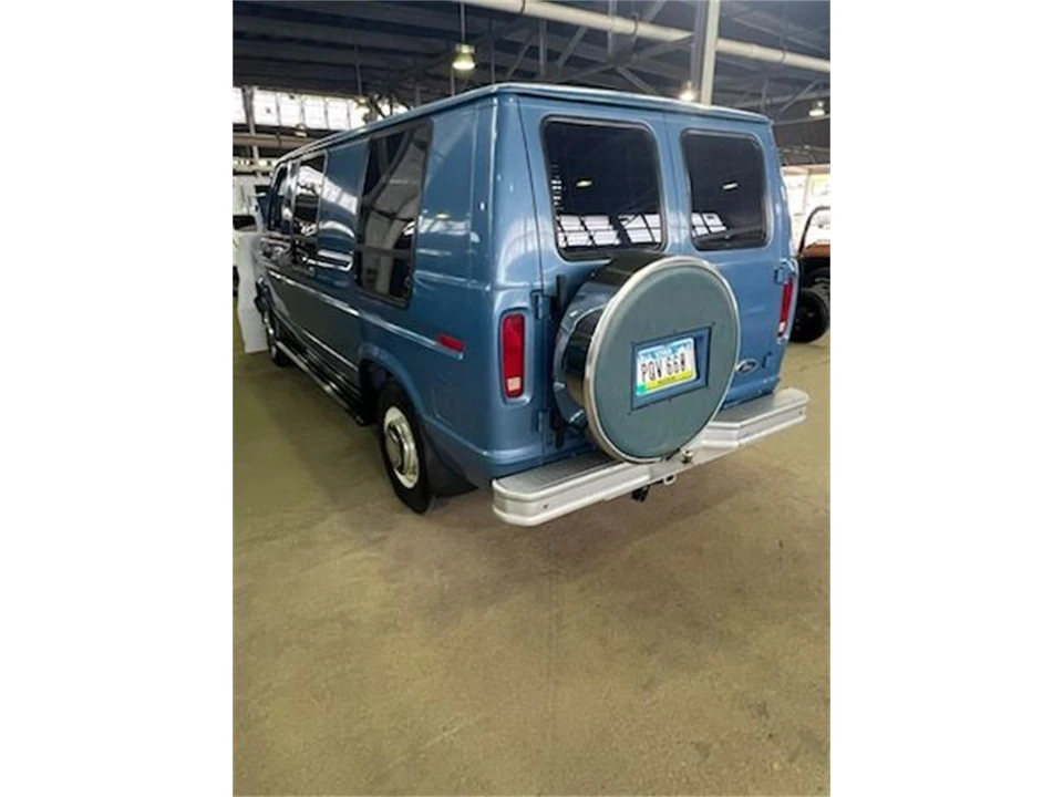 1985 Ford Econoline Van - Image 14 of 17