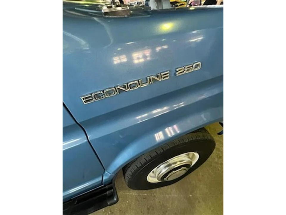 1985 Ford Econoline Van - Image 12 of 17