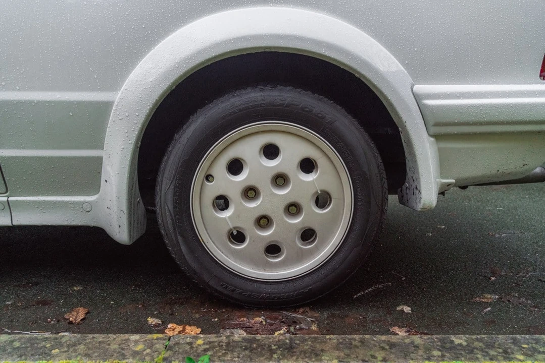 1985 Ford Escort - Image 25 of 30