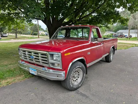 1985 Ford F-150 XL STX Pickup 2D 8 ft