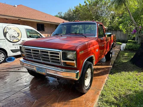 1985 Ford F-250 HD Long Bed