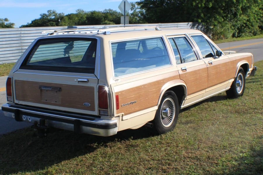 1985 Ford Country Squire - Image 2 of 6