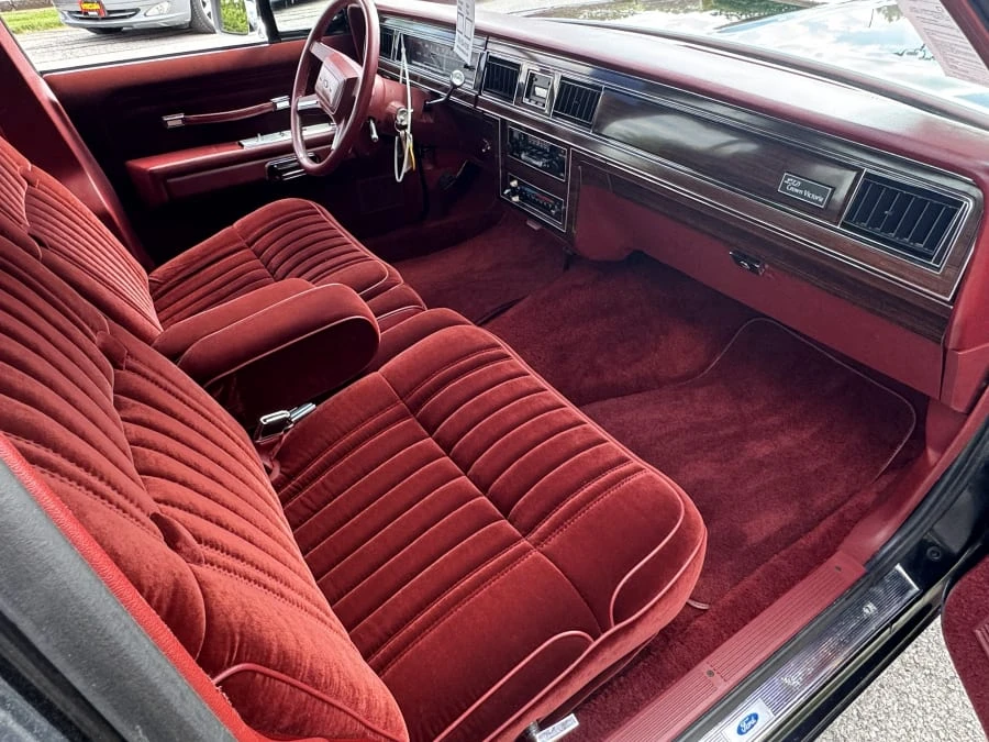 1985 Ford LTD - Image 9 of 14