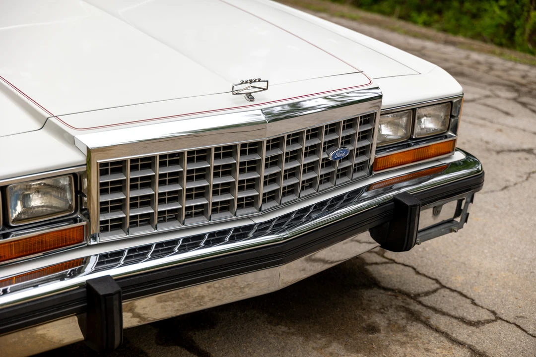 1985 Ford LTD - Image 10 of 31
