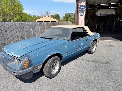 1985 Ford Mustang Convertible 2D