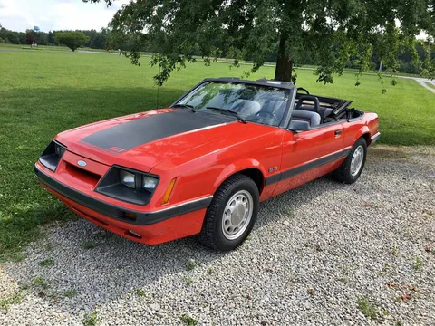 1985 Ford Mustang GT Convertible 2D
