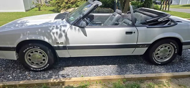 1985 Ford Mustang GT Convertible 2D