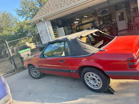1985 Ford Mustang GT Convertible 2D