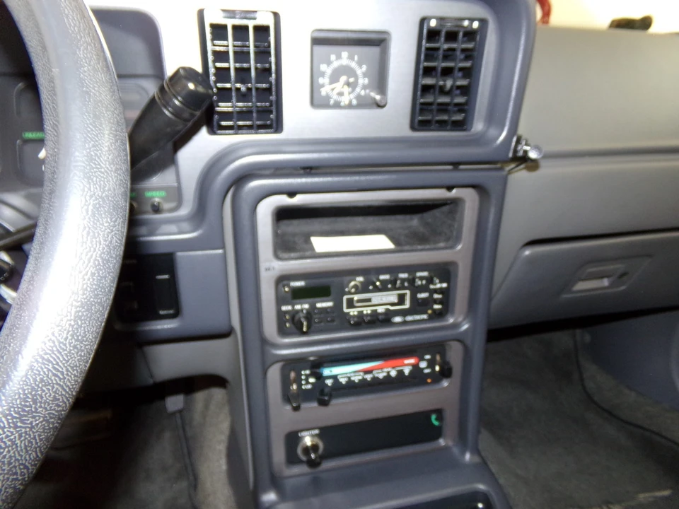 1985 Ford Thunderbird 8th Gen - Image 15 of 21