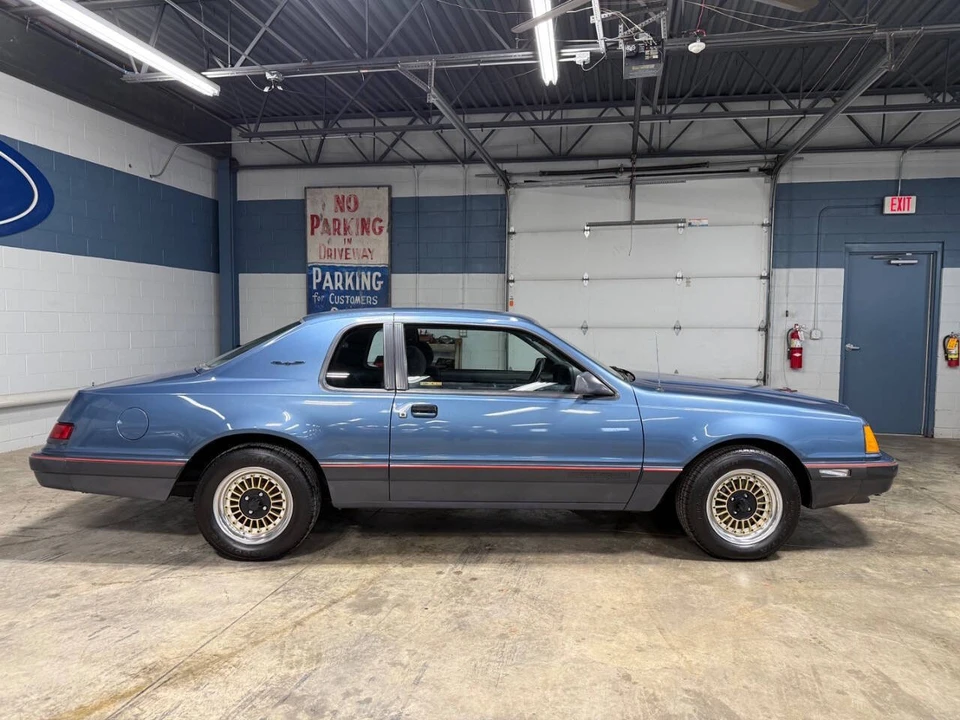 1985 Ford Thunderbird 9th Gen - Image 10 of 31