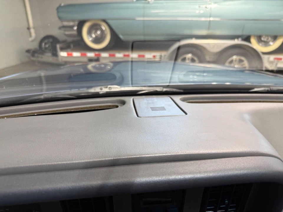 1985 Ford Thunderbird 9th Gen - Image 27 of 31