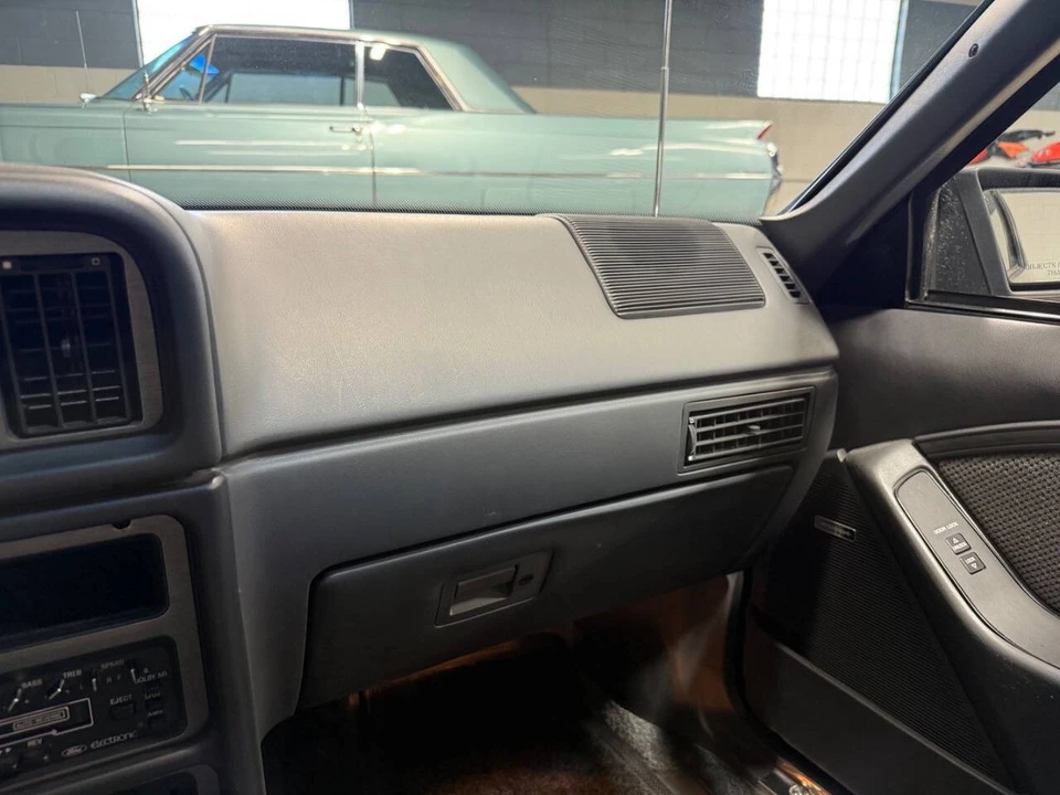 1985 Ford Thunderbird 9th Gen - Image 25 of 31