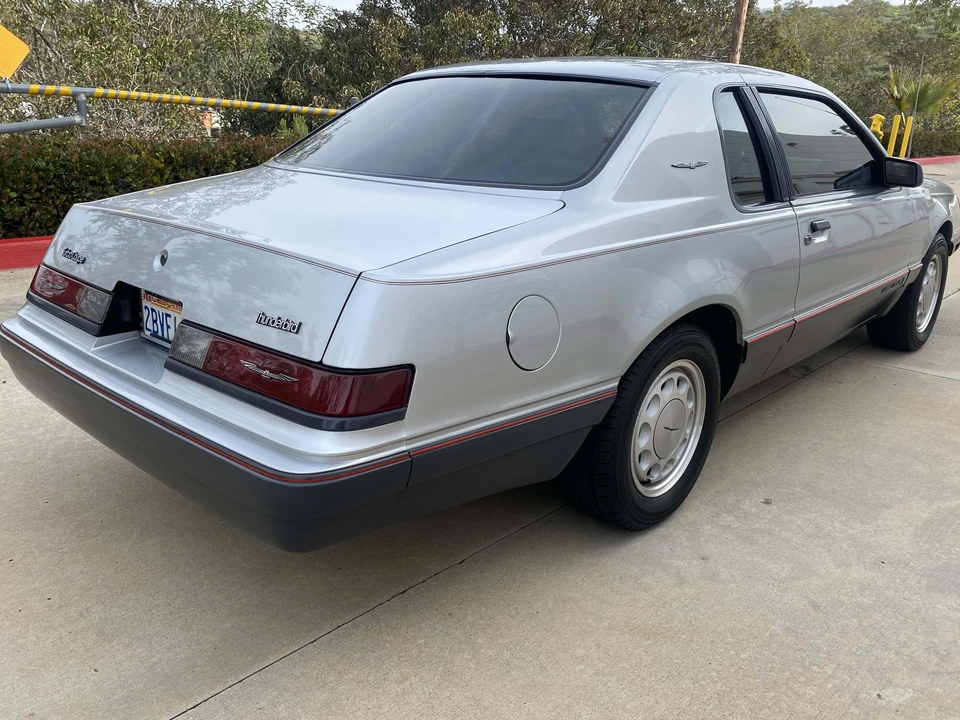 1985 Ford Thunderbird 9th Gen - Image 4 of 31