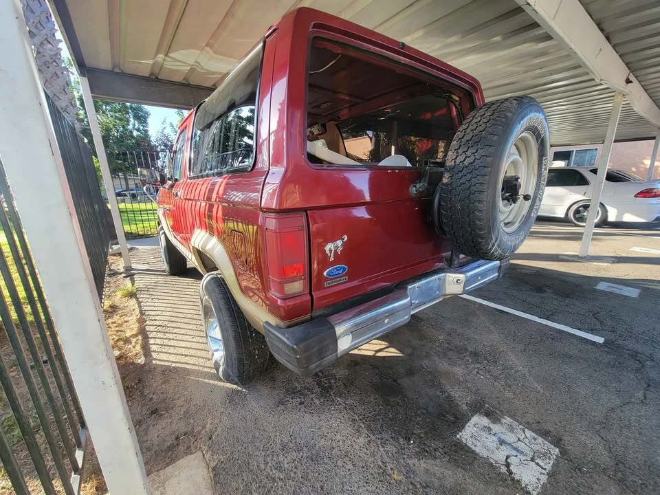 1985 Ford Bronco 3rd Gen - Image 6 of 9