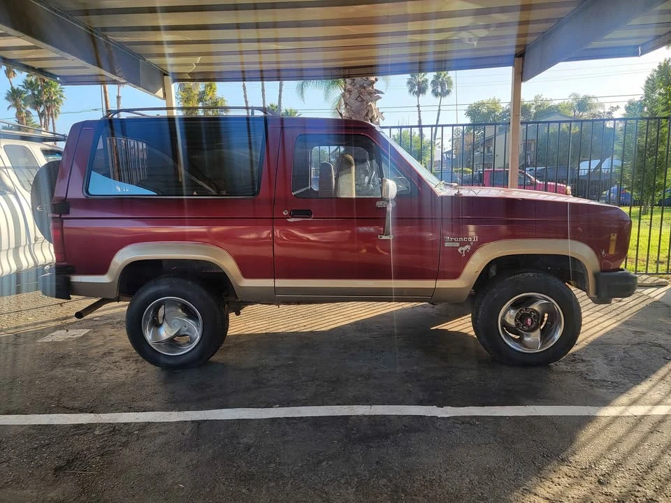 1985 Ford Bronco 3rd Gen - Image 2 of 9