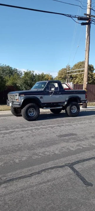 1985 Ford Bronco 3rd Gen - Image 2 of 11