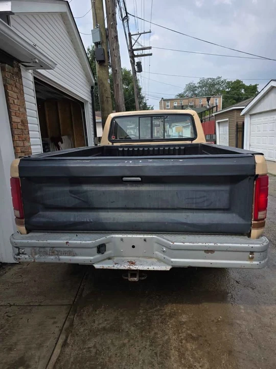 1985 Ford F-Series 7th Gen - Image 9 of 10