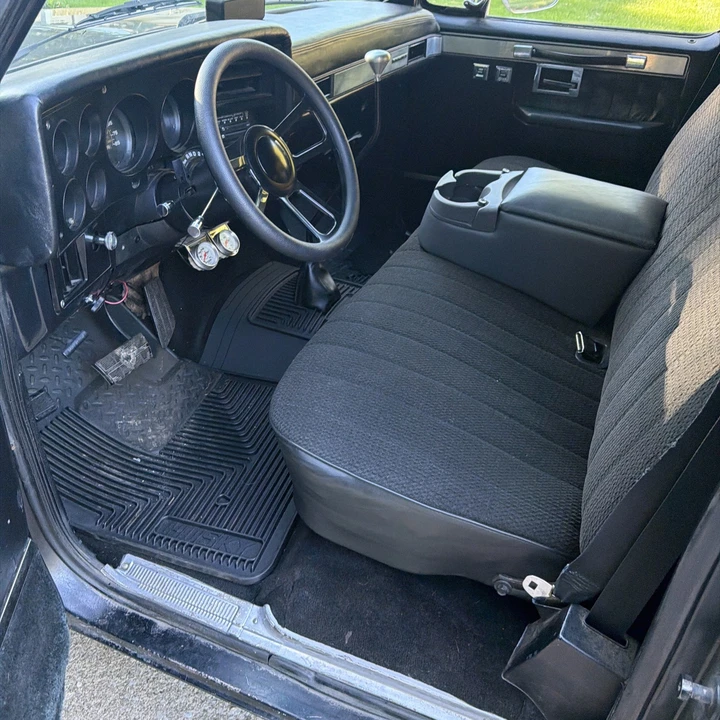 1985 GMC Suburban 7th Gen - Image 12 of 17