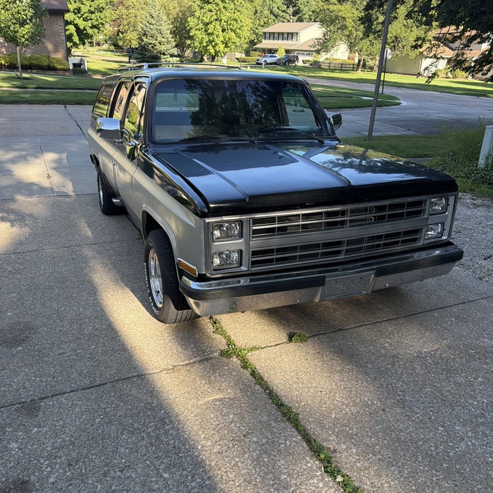 1985 GMC Suburban 7th Gen - Image 3 of 17