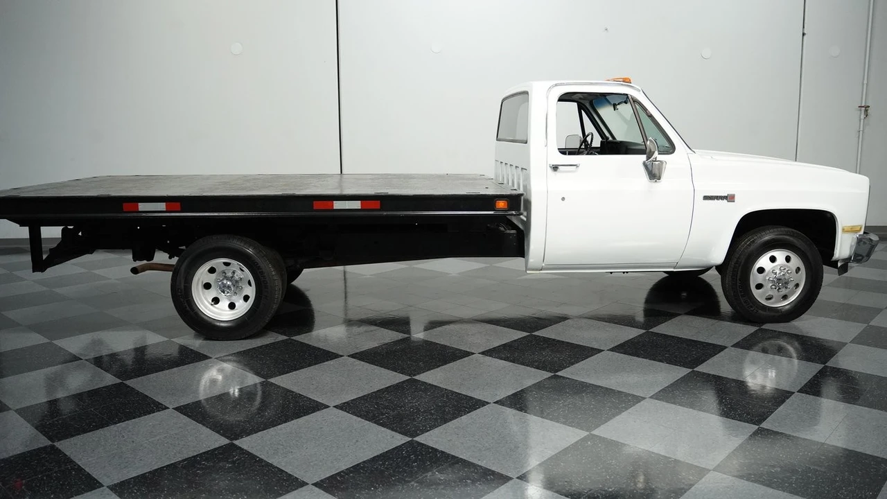 1985 GMC C/K 3rd Gen - Image 11 of 12