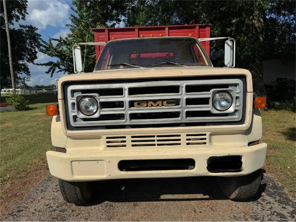 1985 GMC TopKick - Image 2 of 12