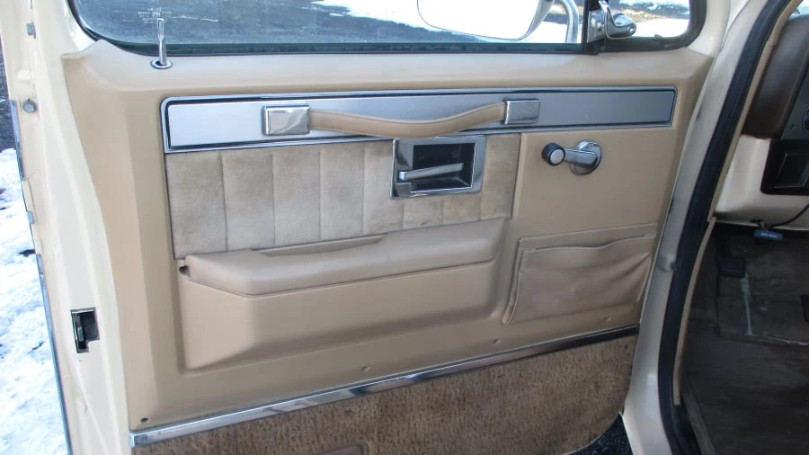 1985 GMC C/K 3rd Gen - Image 3 of 13