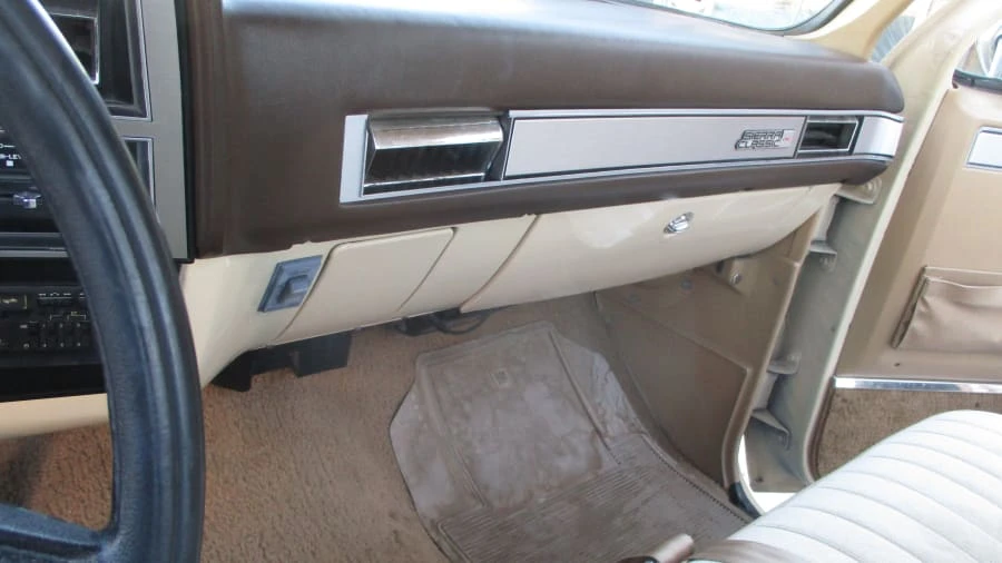 1985 GMC C/K 3rd Gen - Image 5 of 13