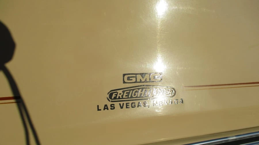 1985 GMC C/K 3rd Gen - Image 9 of 13