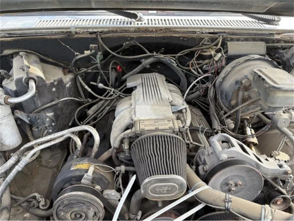 1985 GMC Jimmy 2nd Gen - Image 2 of 11