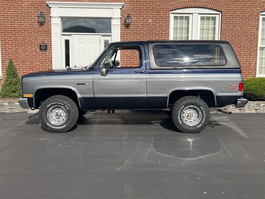 1985 GMC Jimmy 2nd Gen - Image 2 of 16