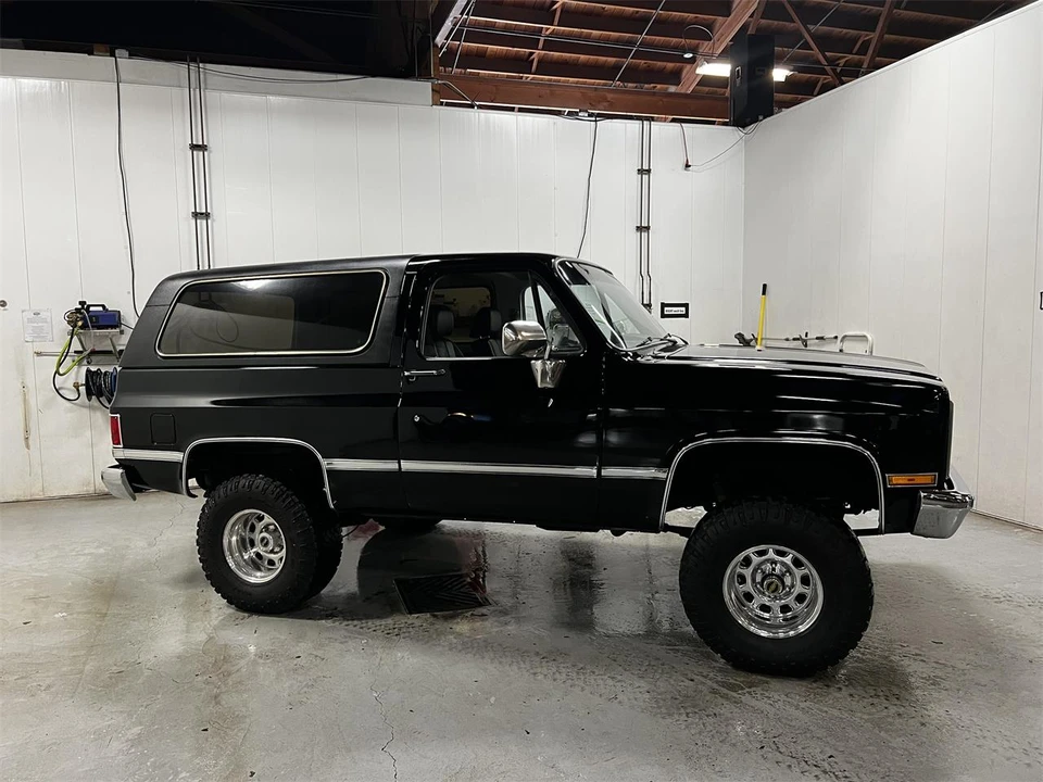 1985 GMC Jimmy 2nd Gen - Image 2 of 31