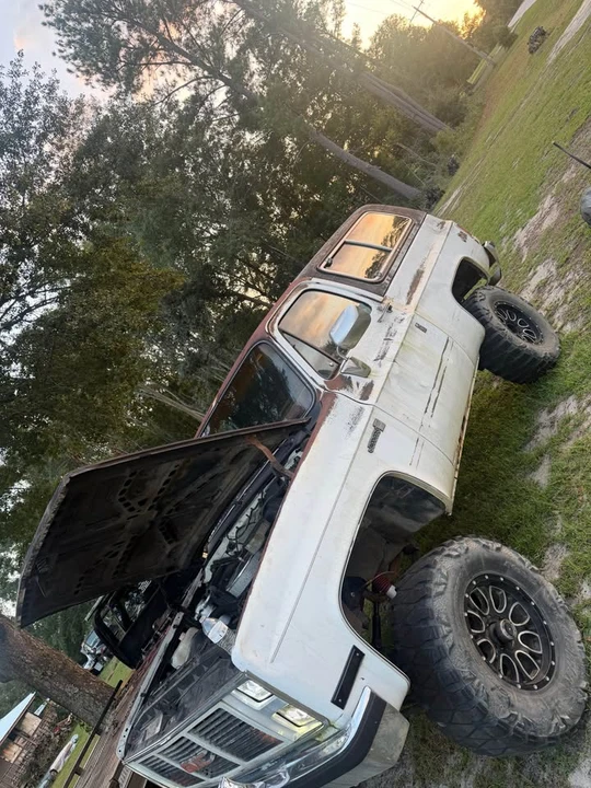 1985 GMC Jimmy 2nd Gen - Image 2 of 4
