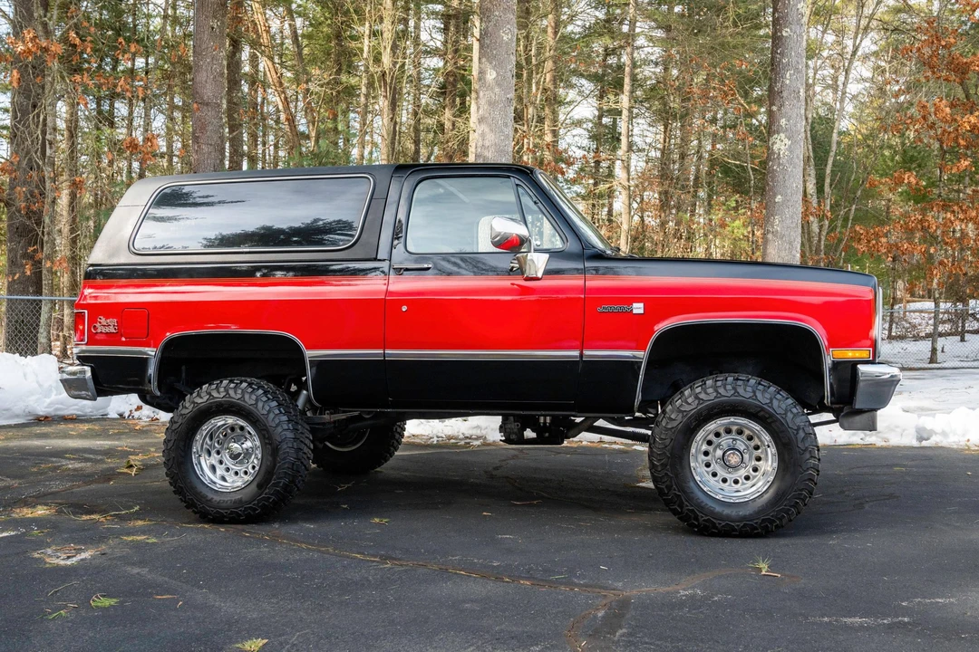 1985 GMC Jimmy 2nd Gen - Image 5 of 31