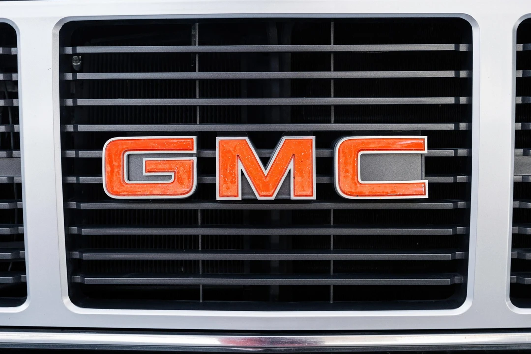 1985 GMC Jimmy 2nd Gen - Image 15 of 31