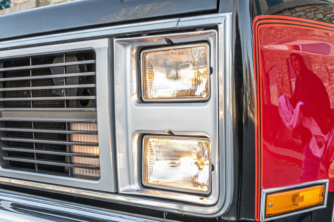 1985 GMC Jimmy 2nd Gen - Image 15 of 31