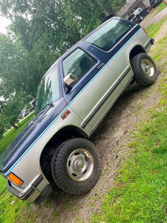 1985 GMC Jimmy 2nd Gen - Image 2 of 9