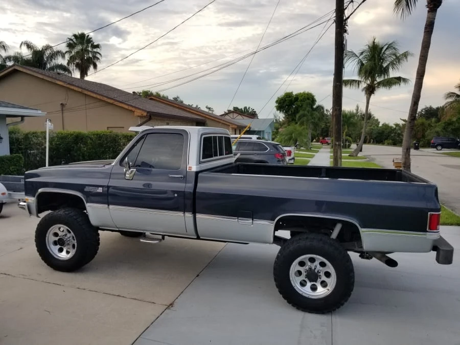 1985 GMC C/K 3rd Gen - Image 2 of 3