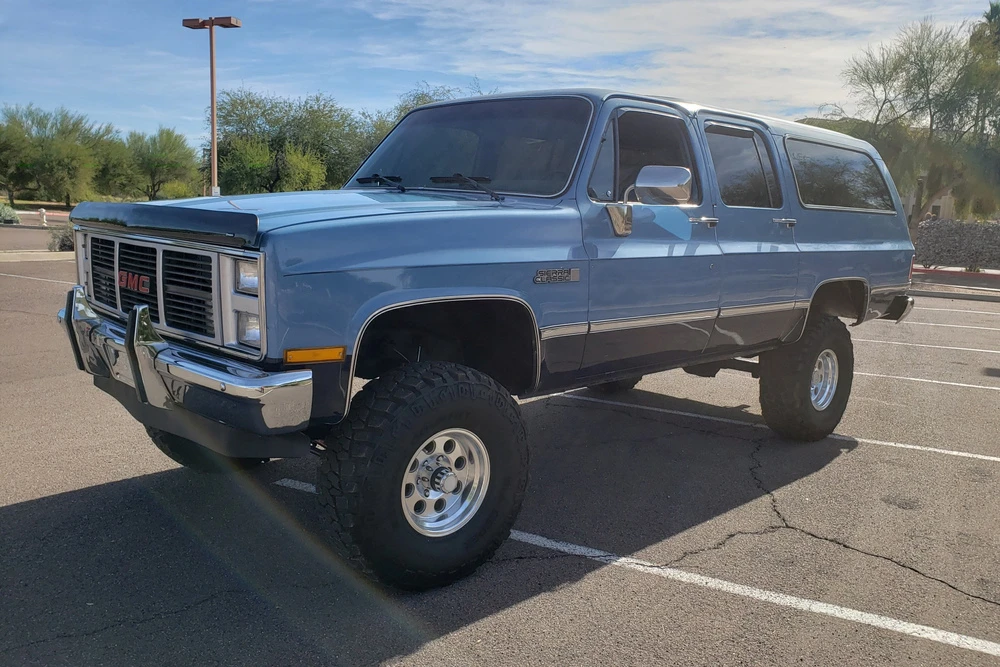 1985 GMC Suburban 7th Gen - Image 2 of 8
