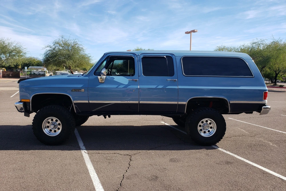 1985 GMC Suburban 7th Gen - Image 8 of 8