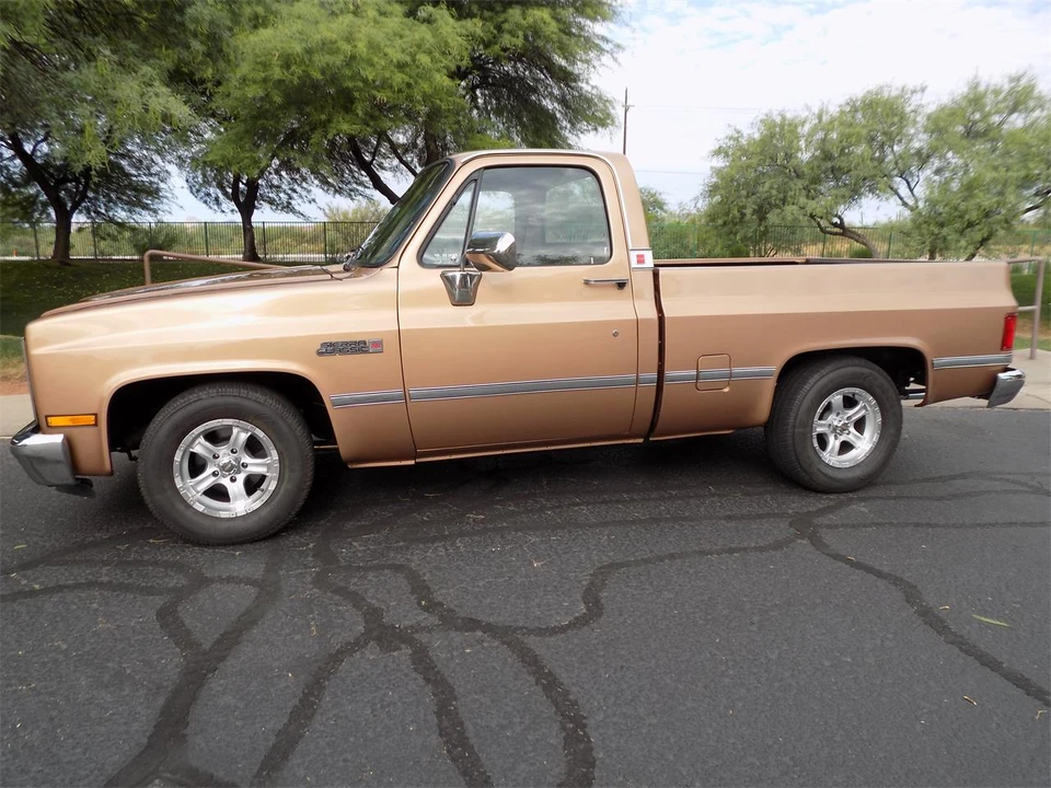 1985 GMC Sierra - Image 16 of 29