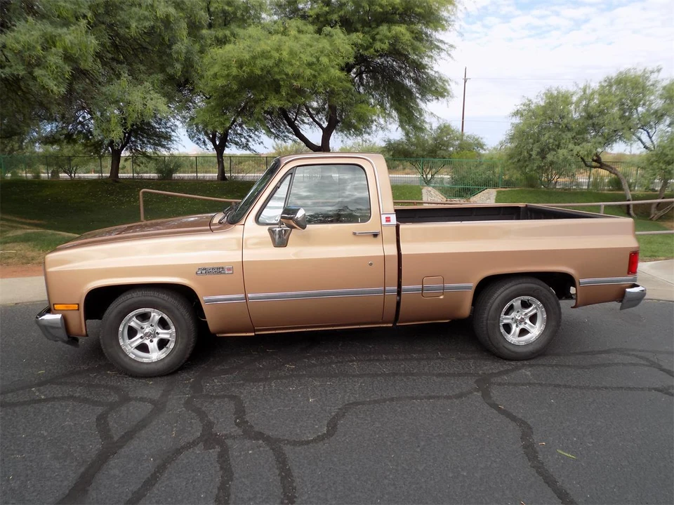 1985 GMC Sierra - Image 15 of 29
