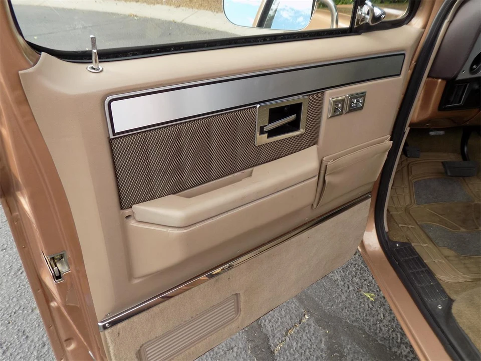 1985 GMC Sierra - Image 17 of 29