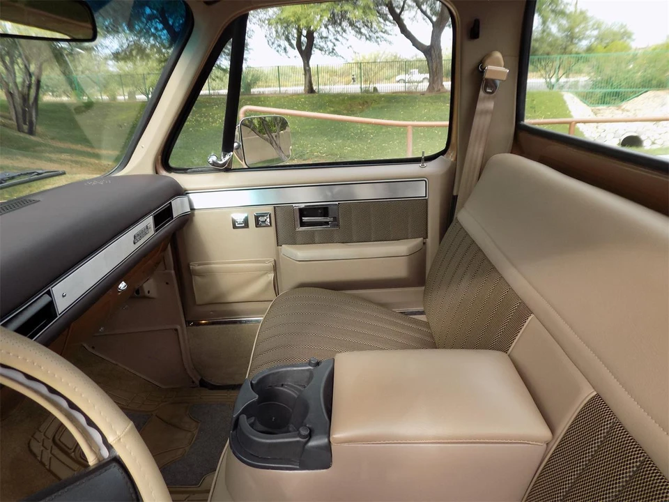 1985 GMC Sierra - Image 20 of 29