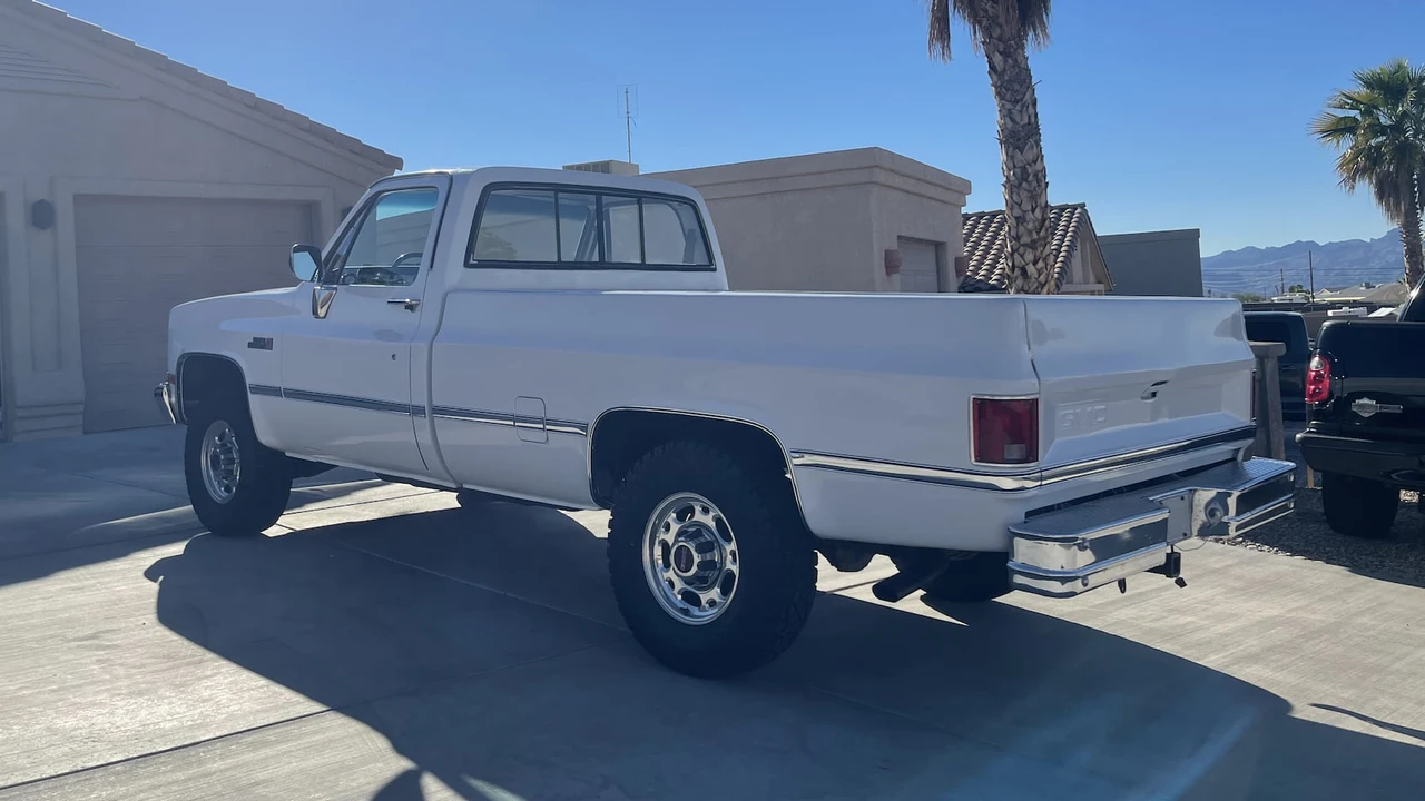 1985 GMC C/K 3rd Gen - Image 2 of 9