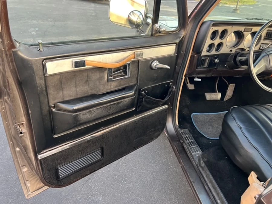 1985 GMC C/K 3rd Gen - Image 10 of 17