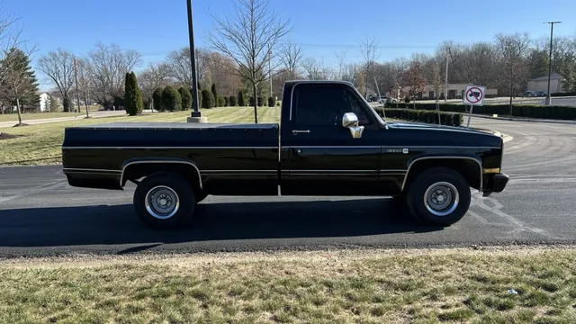 1985 GMC Sierra Pickup