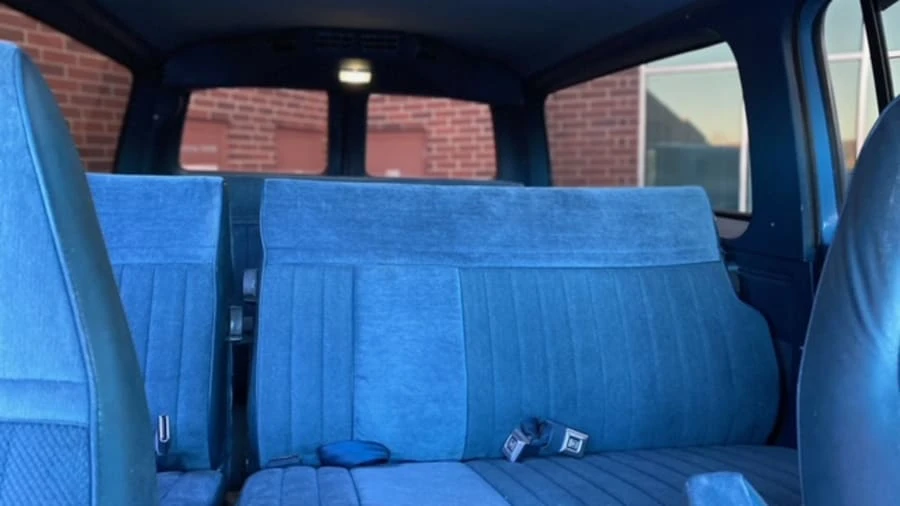 1985 GMC Suburban 7th Gen - Image 4 of 6
