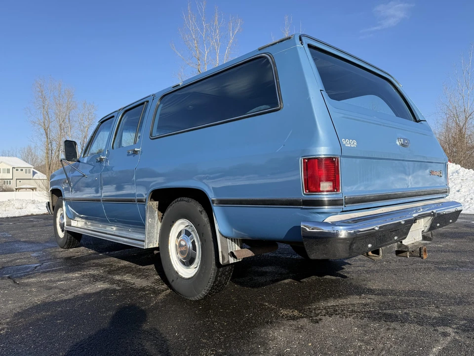 1985 GMC Suburban 7th Gen - Image 16 of 31