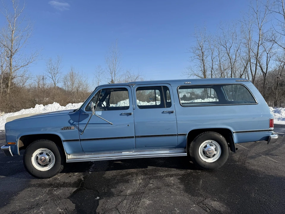 1985 GMC Suburban 7th Gen - Image 12 of 31
