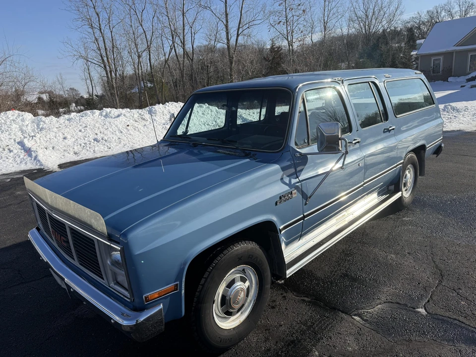 1985 GMC Suburban 7th Gen - Image 8 of 31
